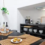아파트 Yellow Tiles In Center 리스본
