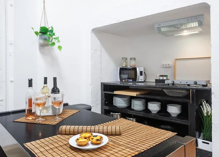 Apartman Yellow Tiles In Center Lisboa